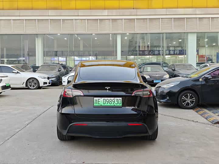 Фото 6 - Tesla Model Y