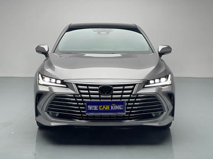 Photo 2 - Toyota Avalon