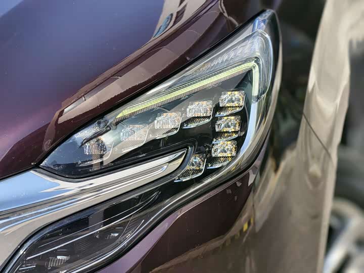 Фото 5 - Buick GL8 ES