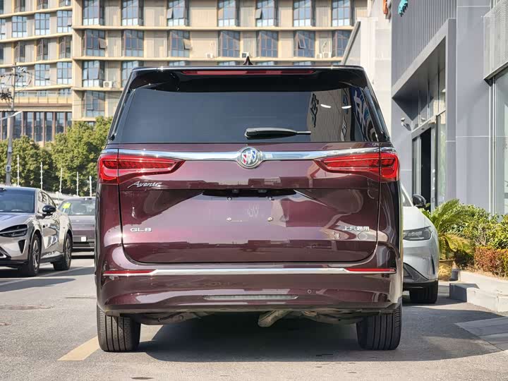 Фото 6 - Buick GL8 ES