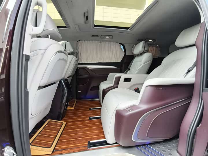 Фото 9 - Buick GL8 ES