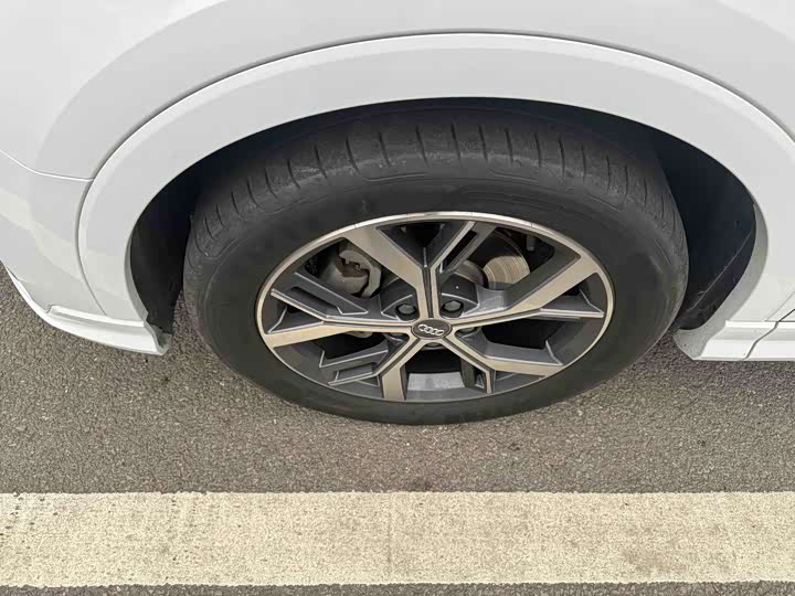 Фото 2 - Audi Q3