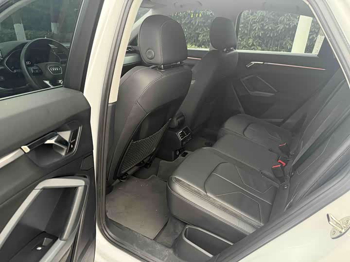 Фото 4 - Audi Q3