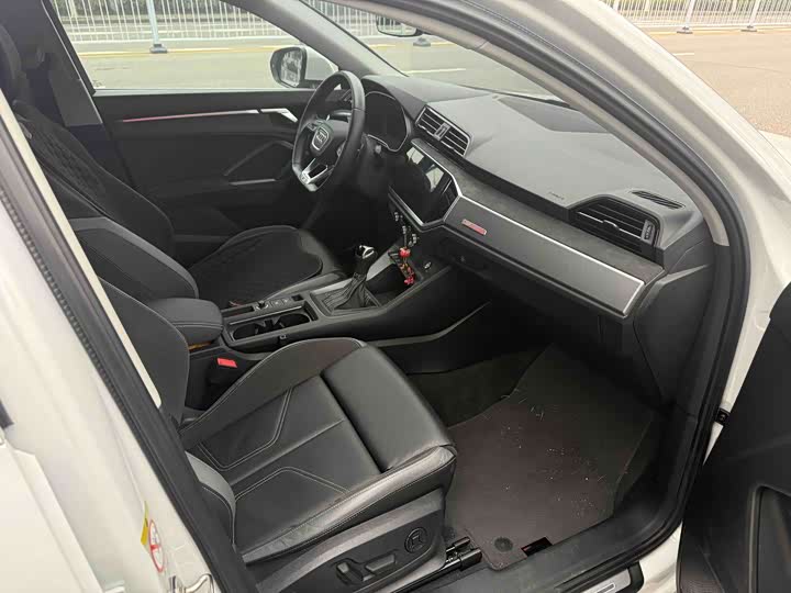 Фото 6 - Audi Q3