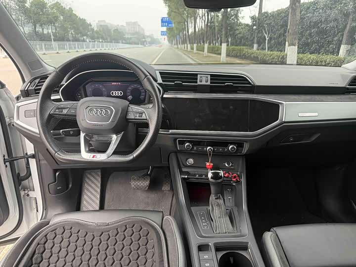 Фото 7 - Audi Q3