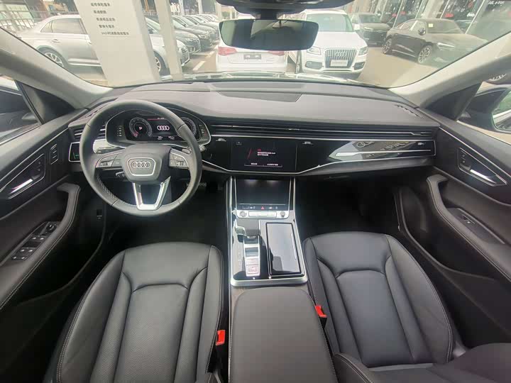 Photo 9 - Audi Q8