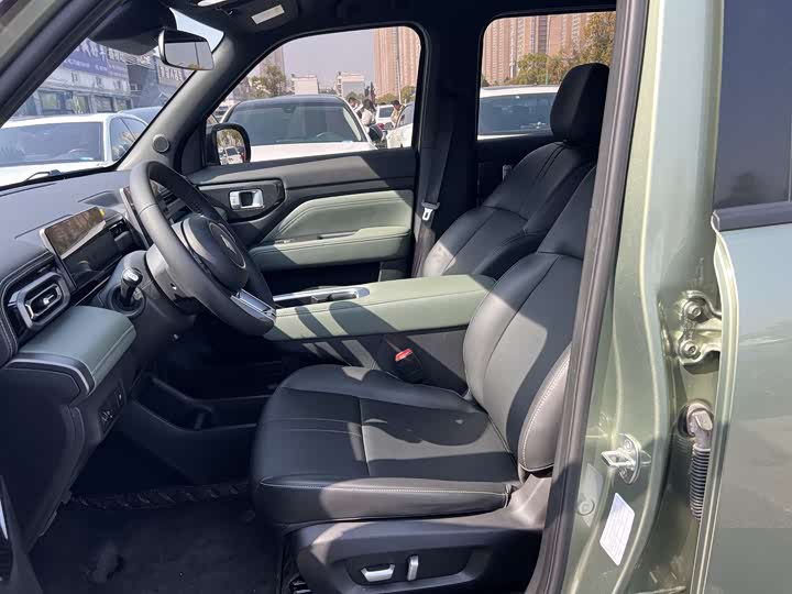 Photo 6 - Baojun Yep Plus