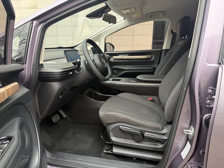 Фото 8 - Baojun Yunduo