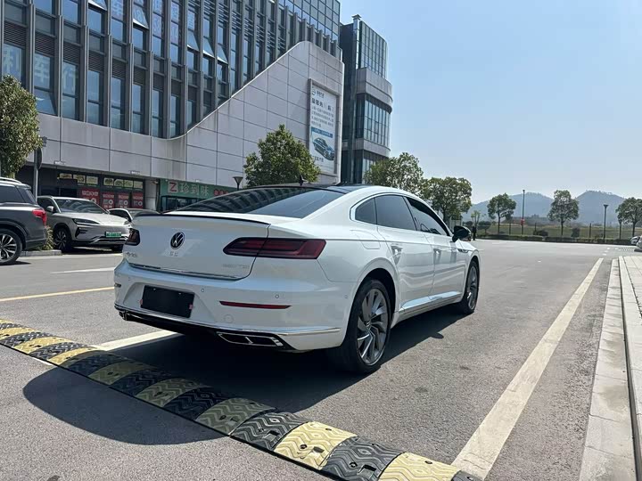 Фото 9 - Volkswagen CC