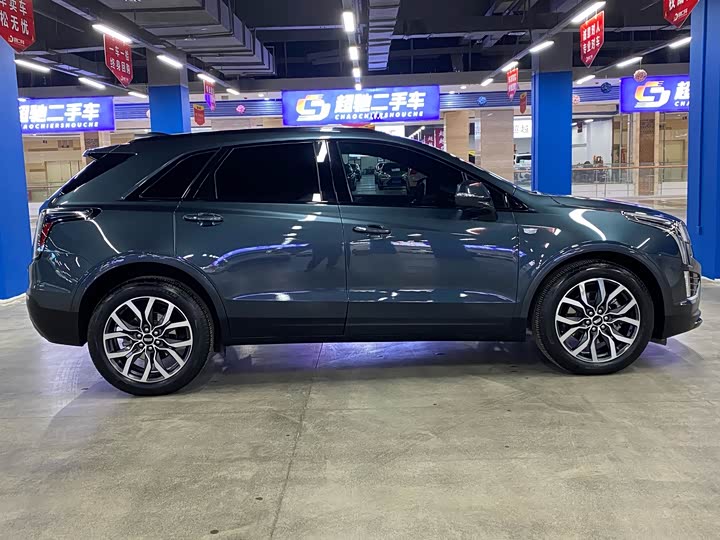 Photo 7 - Cadillac XT5