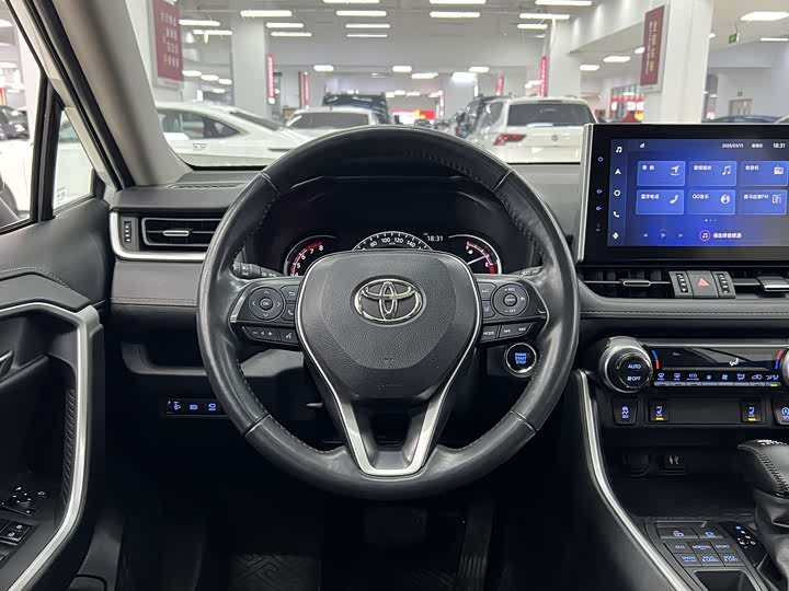 Photo 9 - Toyota RAV4