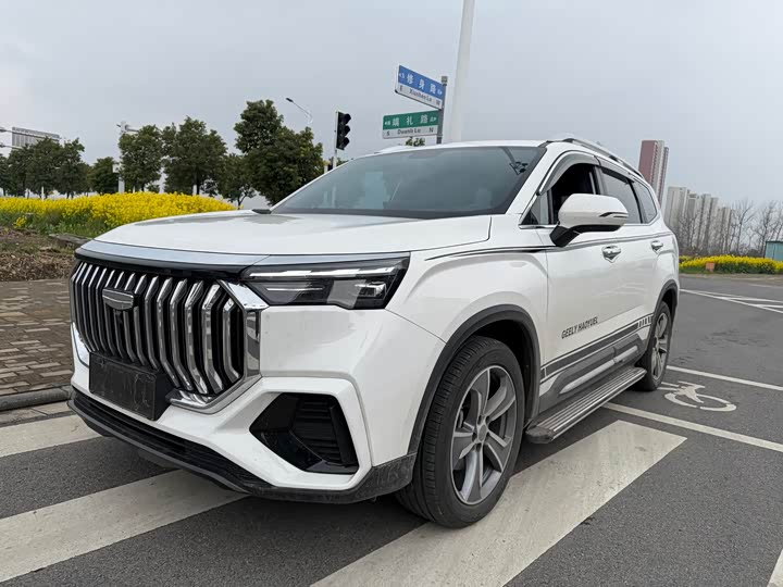 Photo 1 - Geely Okavango L