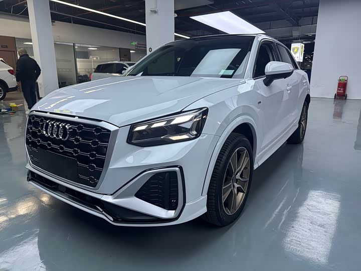 Фото 1 - Audi Q2L