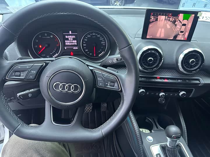 Фото 6 - Audi Q2L