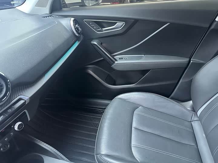 Фото 7 - Audi Q2L