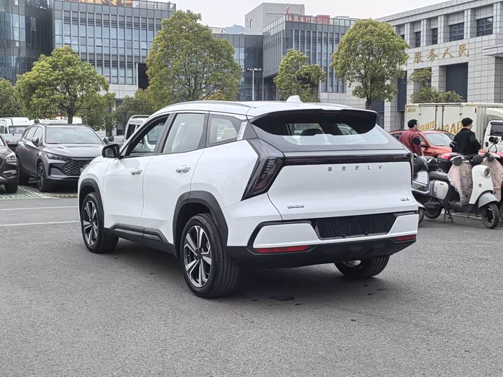 Photo 4 - Geely Atlas L