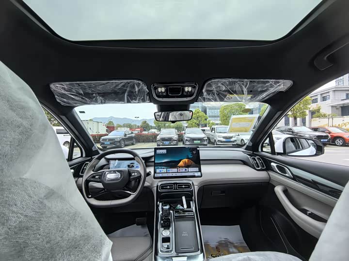 Photo 9 - Geely Atlas L