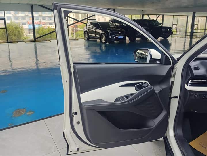 Photo 7 - Baojun RS-3