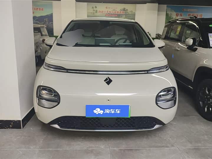 Photo 2 - Baojun Yunduo