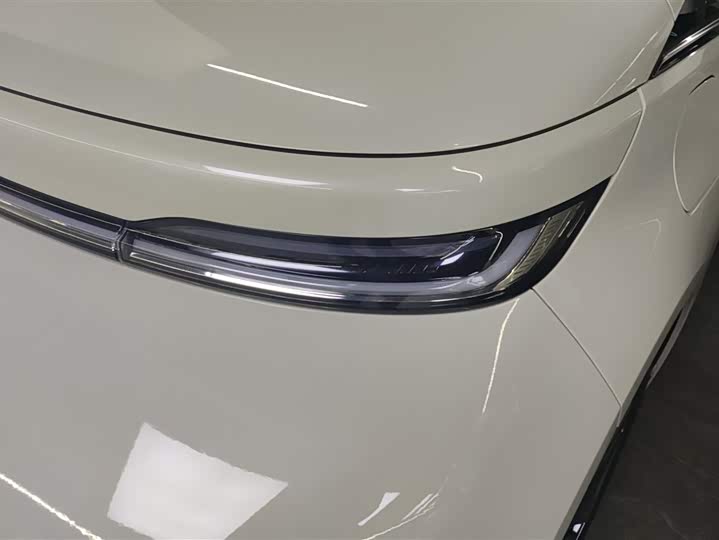 Photo 5 - Baojun Yunduo