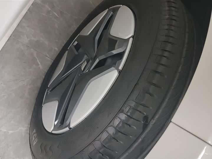 Photo 6 - Baojun Yunduo