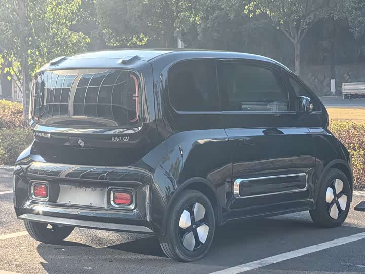 Photo 6 - Baojun KiWi EV