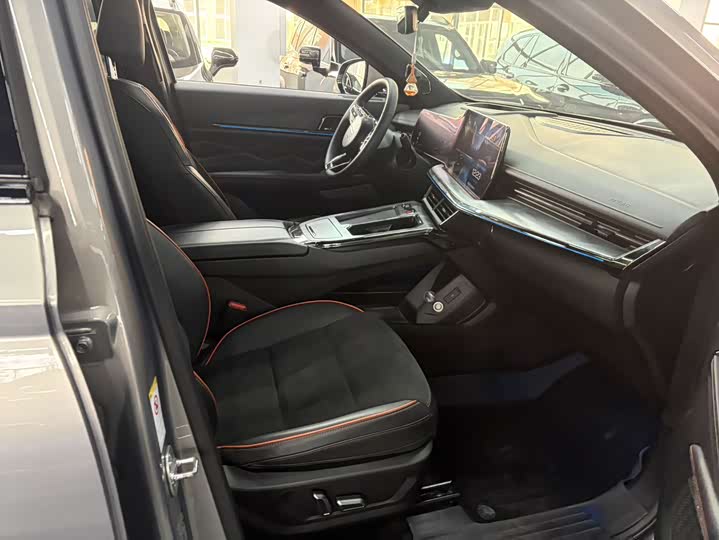 Фото 4 - Haval F7 (Monster)