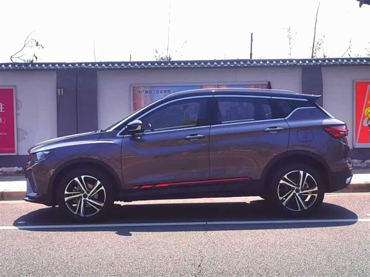 Фото 4 - Geely Coolray