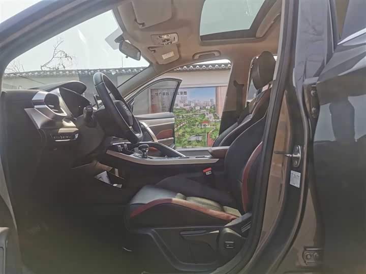 Фото 6 - Geely Coolray