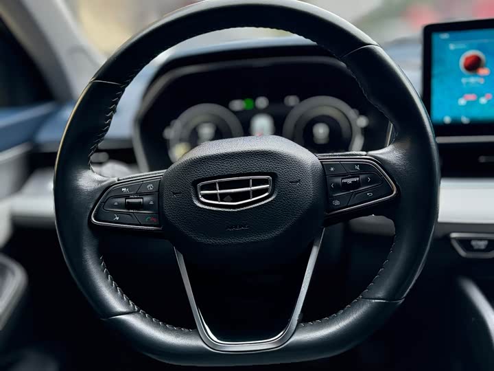 Фото 7 - Geely Preface