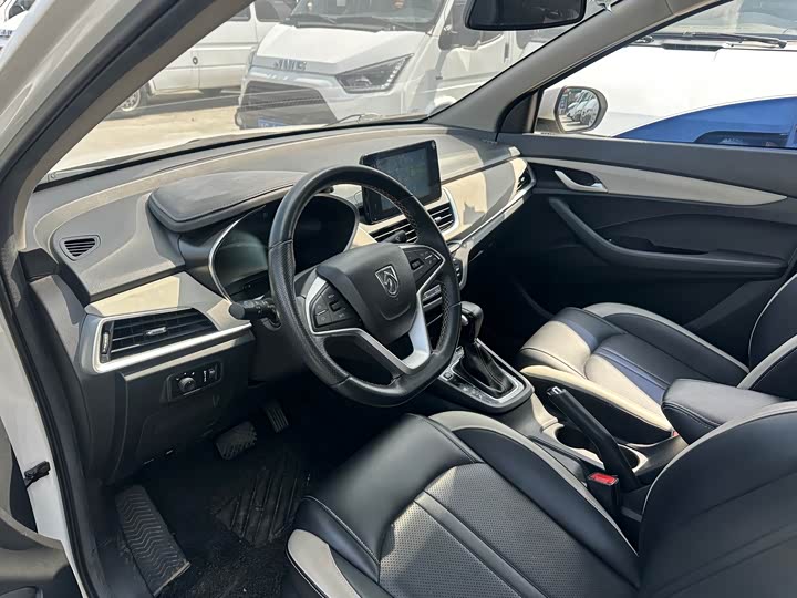Photo 5 - Baojun 360