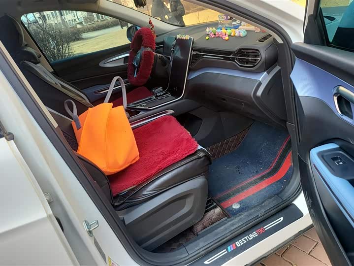 Фото 8 - Bestune T90