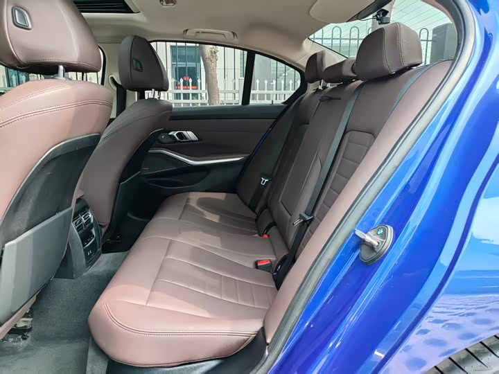 Фото 9 - BMW 3 Series