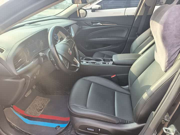 Photo 4 - Buick Regal