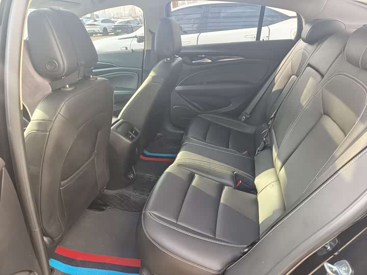 Photo 6 - Buick Regal