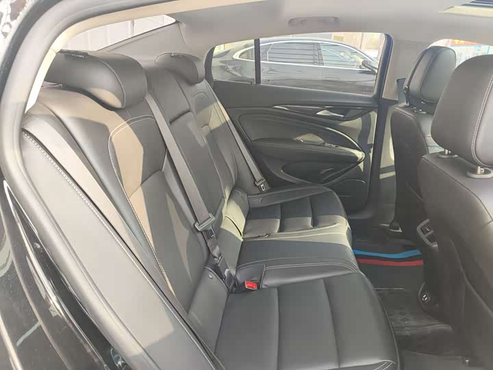 Photo 7 - Buick Regal