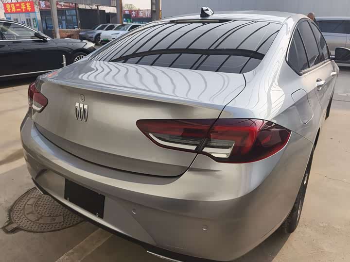 Photo 9 - Buick Regal