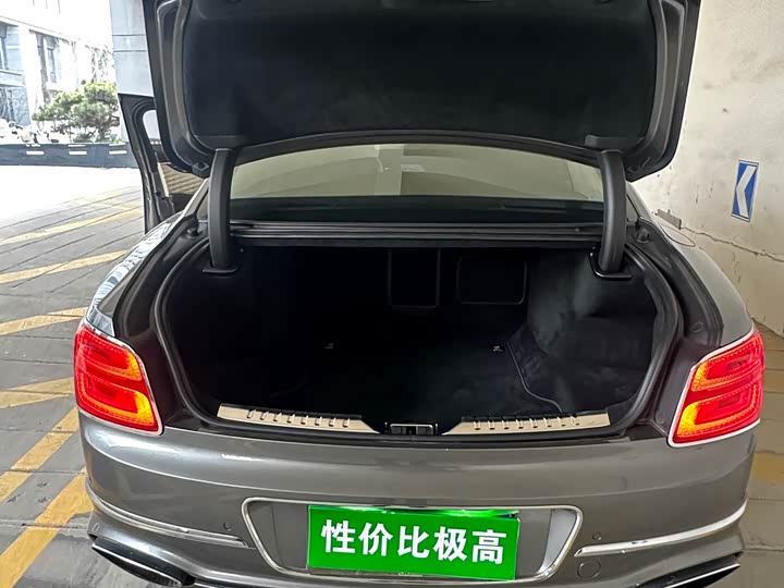 Фото 4 - Bentley Flying Spur