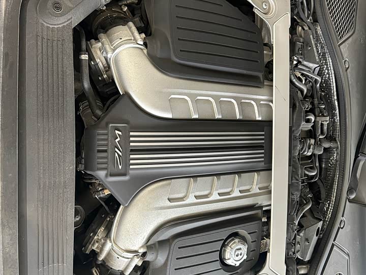 Фото 5 - Bentley Flying Spur