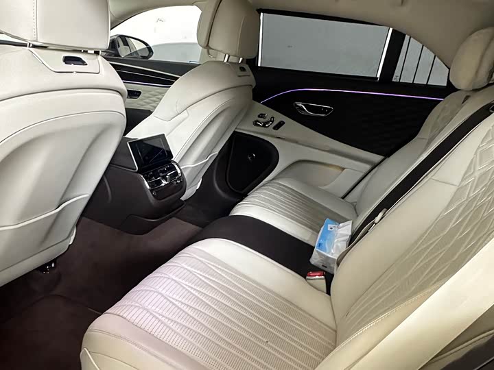 Фото 6 - Bentley Flying Spur