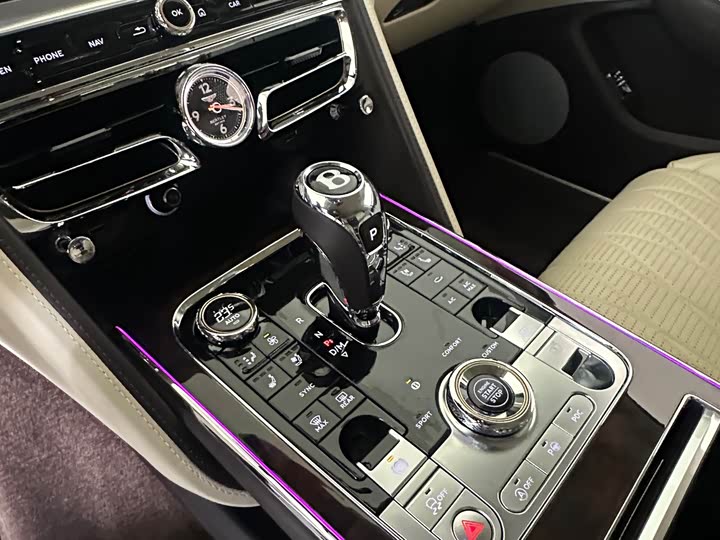 Фото 7 - Bentley Flying Spur