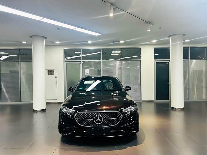 Photo 2 - Mercedes-Benz E-Class Hybrid