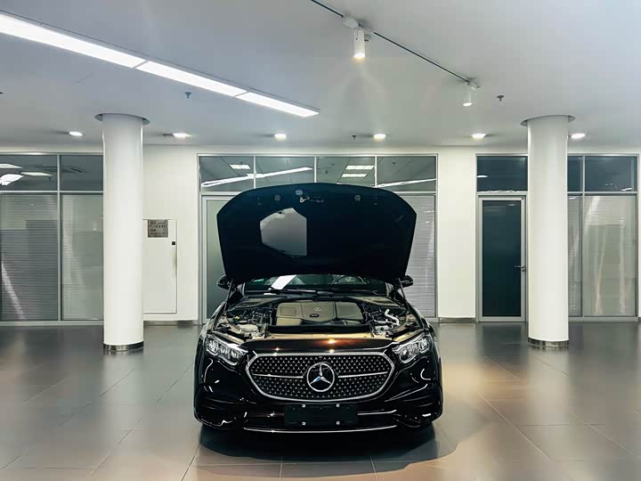 Photo 3 - Mercedes-Benz E-Class Hybrid