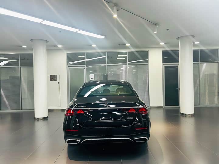 Photo 5 - Mercedes-Benz E-Class Hybrid