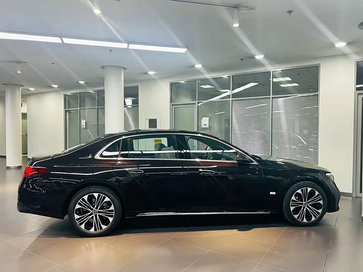 Photo 7 - Mercedes-Benz E-Class Hybrid