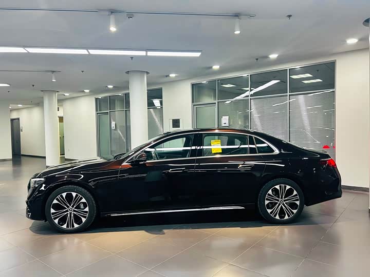 Photo 8 - Mercedes-Benz E-Class Hybrid