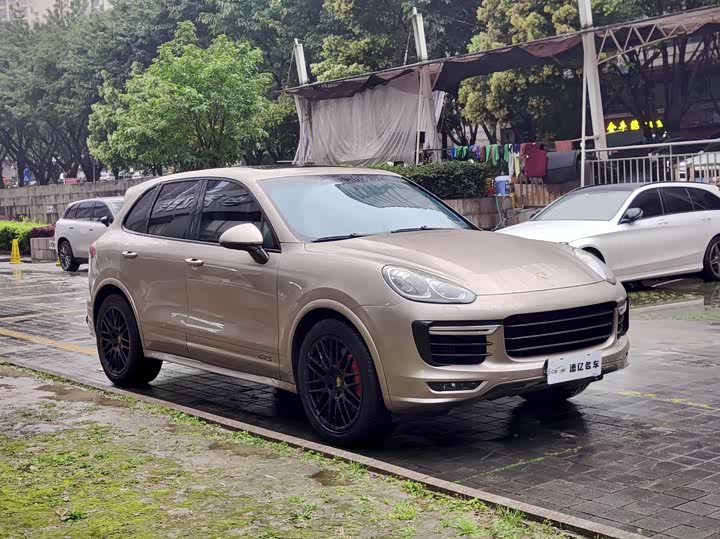 Photo 7 - Porsche Cayenne