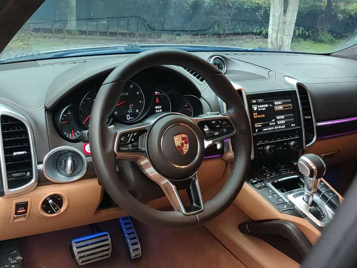 Photo 8 - Porsche Cayenne