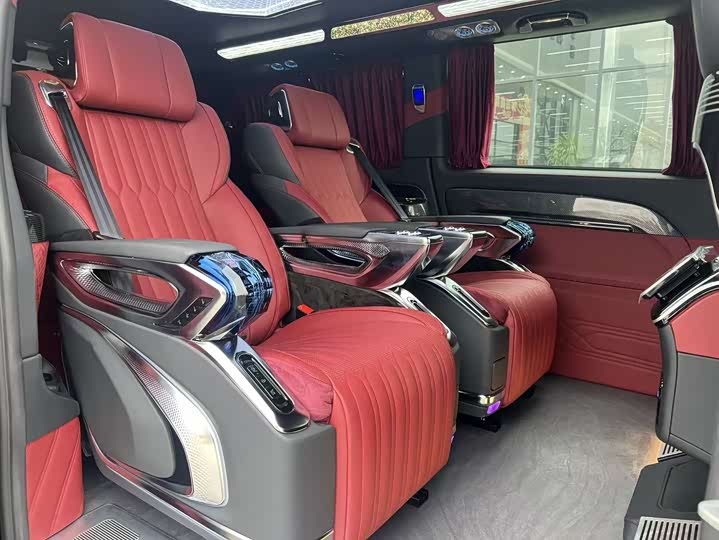 Photo 8 - Mercedes-Benz Vito