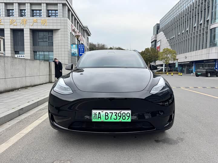 Photo 2 - Tesla Model Y